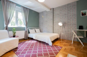! PROMO! Central Evergreen Studio - Free Public Parking-Fast WI-FI